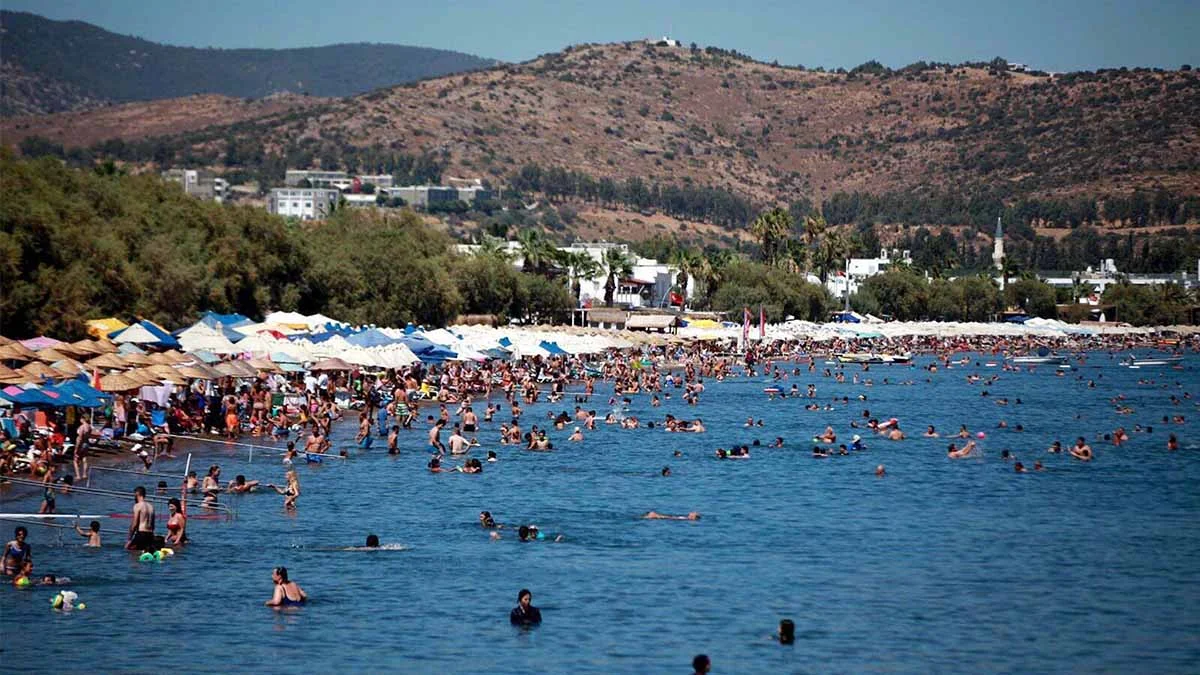 Bodrum'a hava ve deniz yoluyla 5 ayda 299 bin yabancı turist geldi