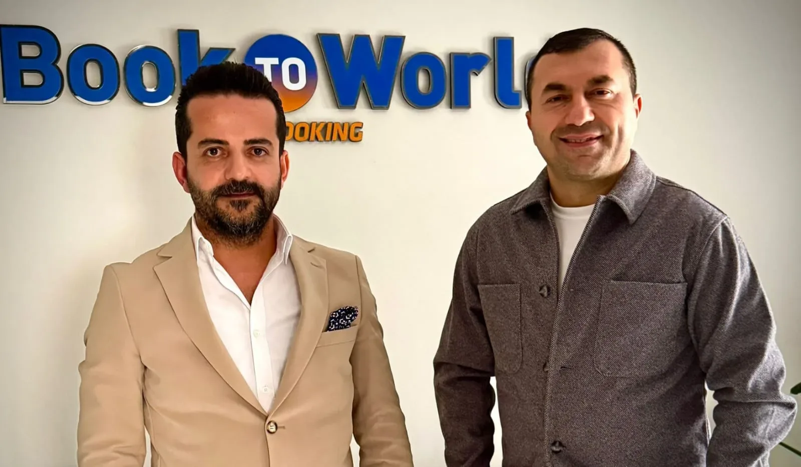 İlyas Çelebi, BookToWorld'de