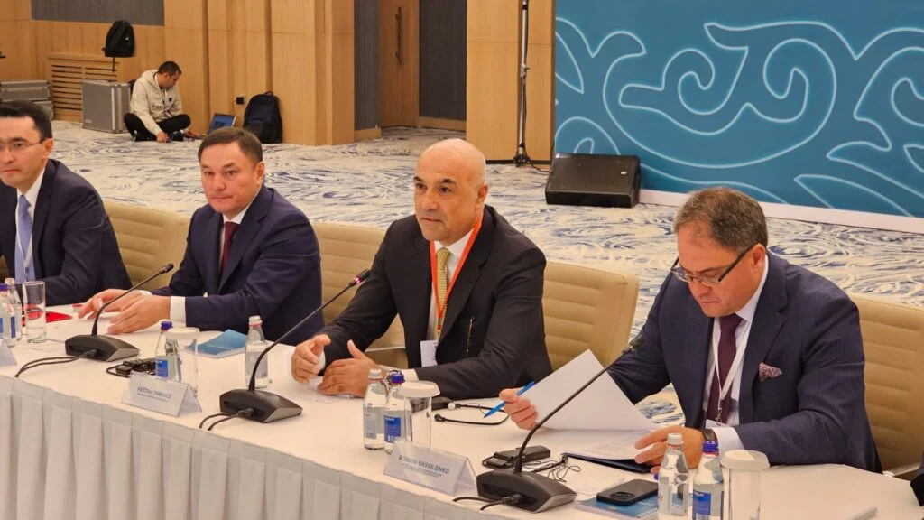 Fettah Tamince ve Neşet Koçkar, Kazakistan’da turizm deneyimlerini paylaştı