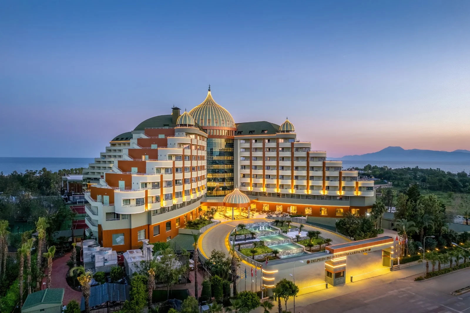 Delphin Palace, 28 milyon Euro yatırımla Delphin Neo Palace oldu