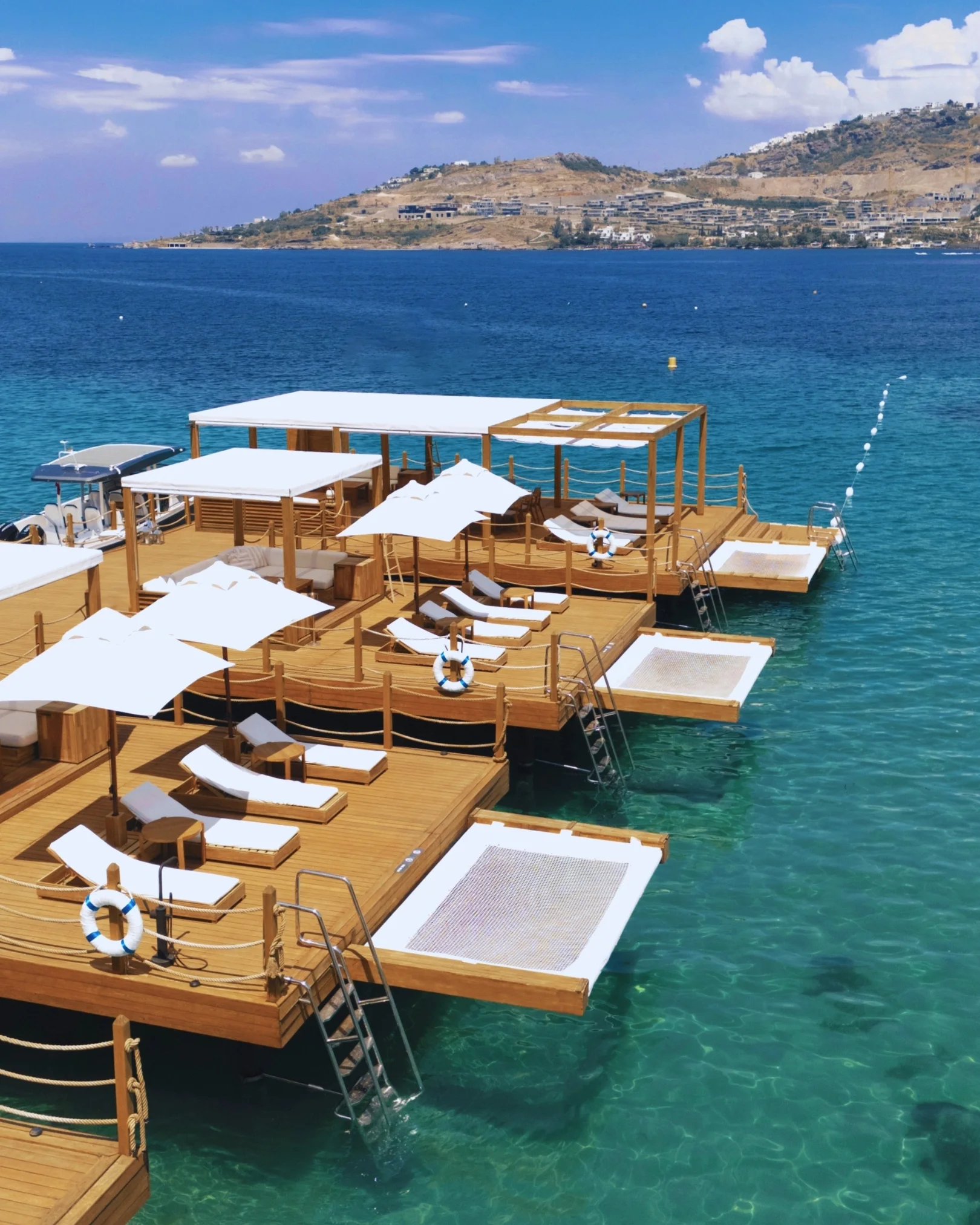beach-club-cabana