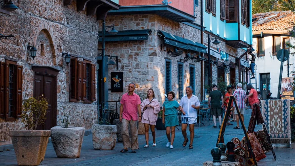 Turist sayısındaki rekor artış esnafa yaramadı
