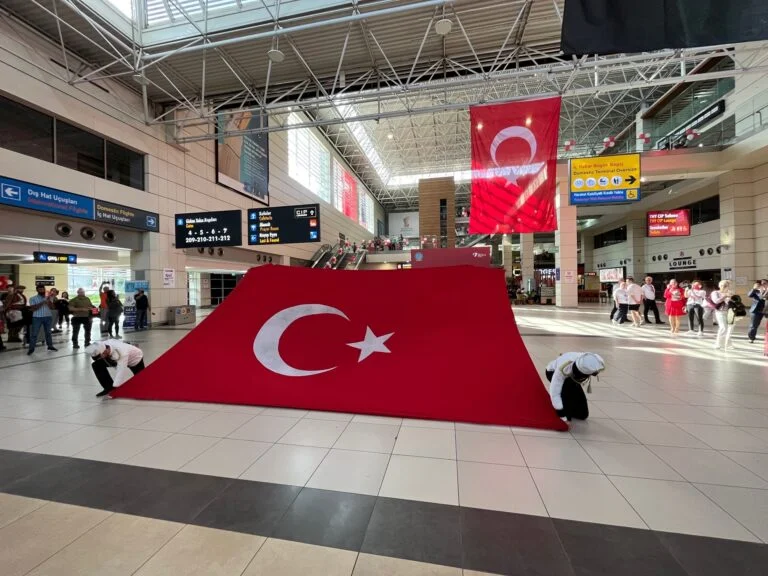 Fraport TAV Antalya Havalimanı’nda 100. Yıl coşkusu