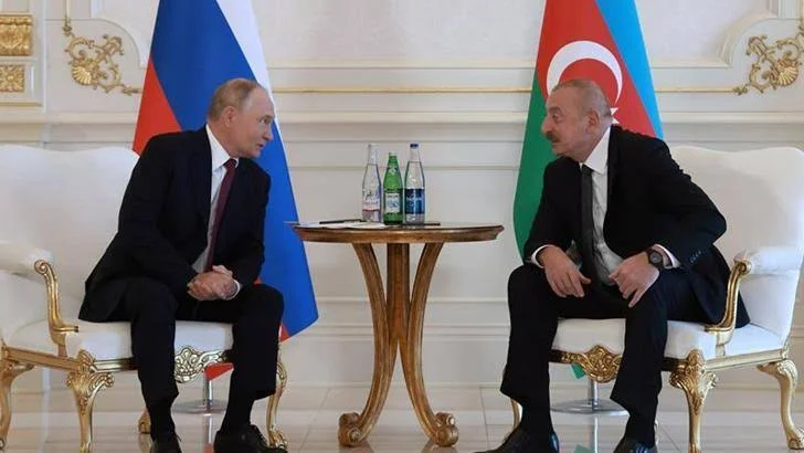 Putin, düşürülen yolcu uçağı için Aliyev'den özür diledi