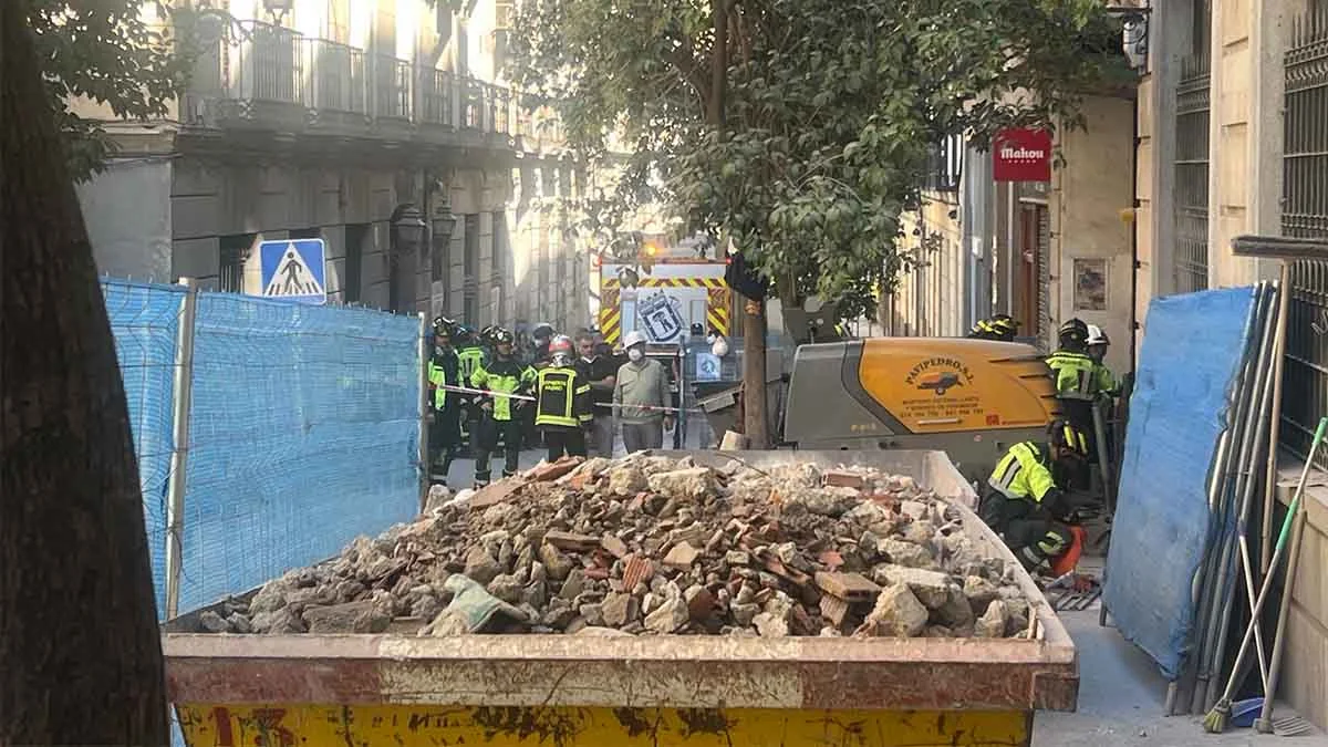 Otele dönüştürülen bina çöktü: 4 ölü, 3 yaralı
