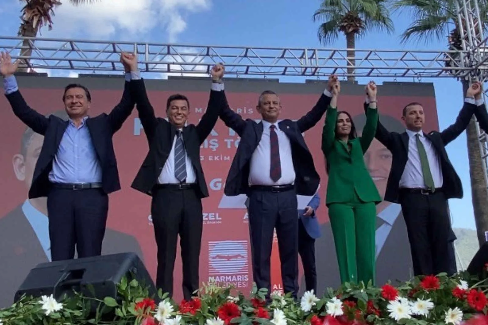 Özgür Özel: “Turist vergisinin tamamı yerel yönetimlere verilmeli”