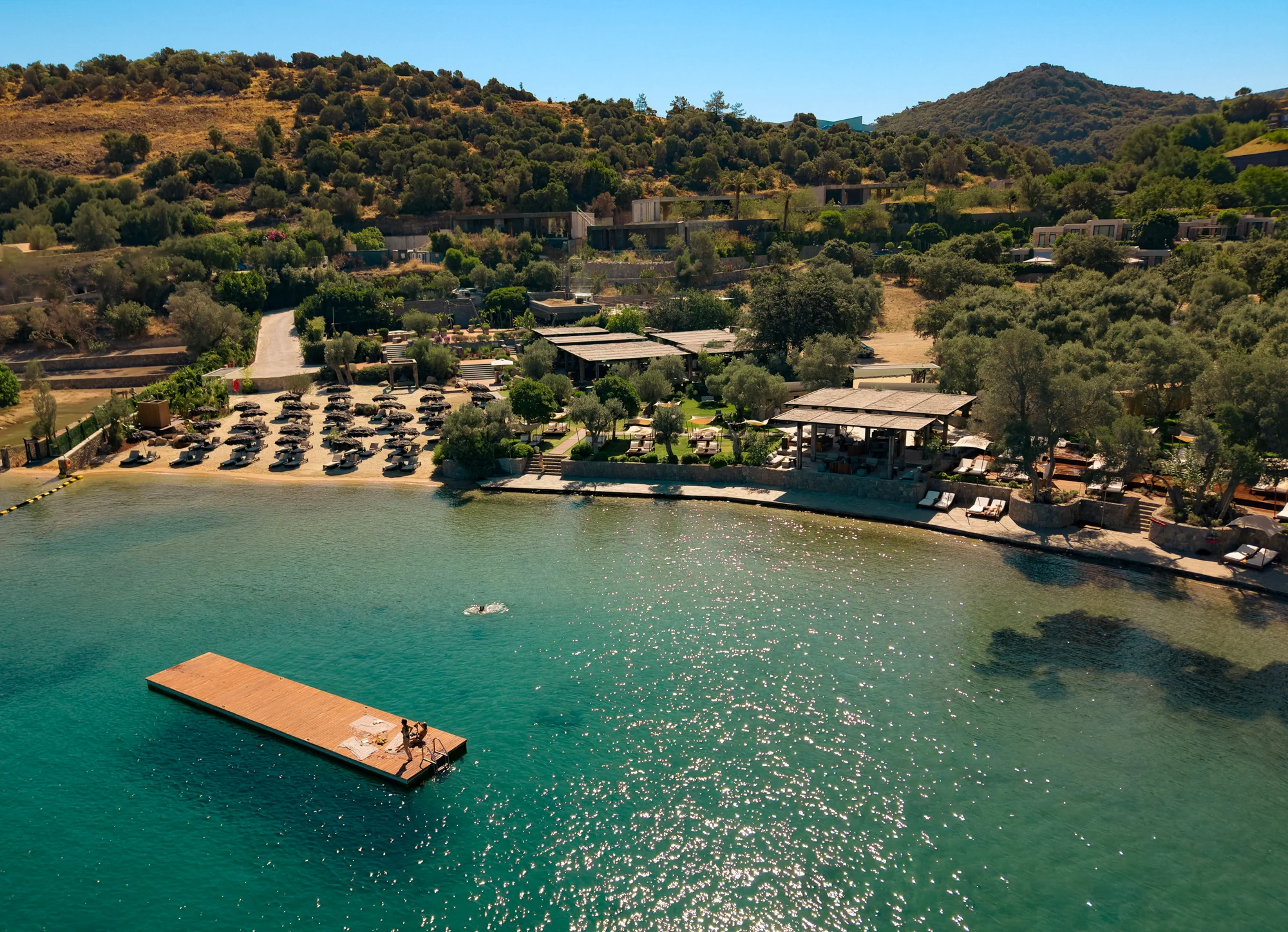 The Casa Cala Otel, Türev Uludağ'ın ev sahipliğinde gerçekleşen özel bir davetle kapılarını açtı