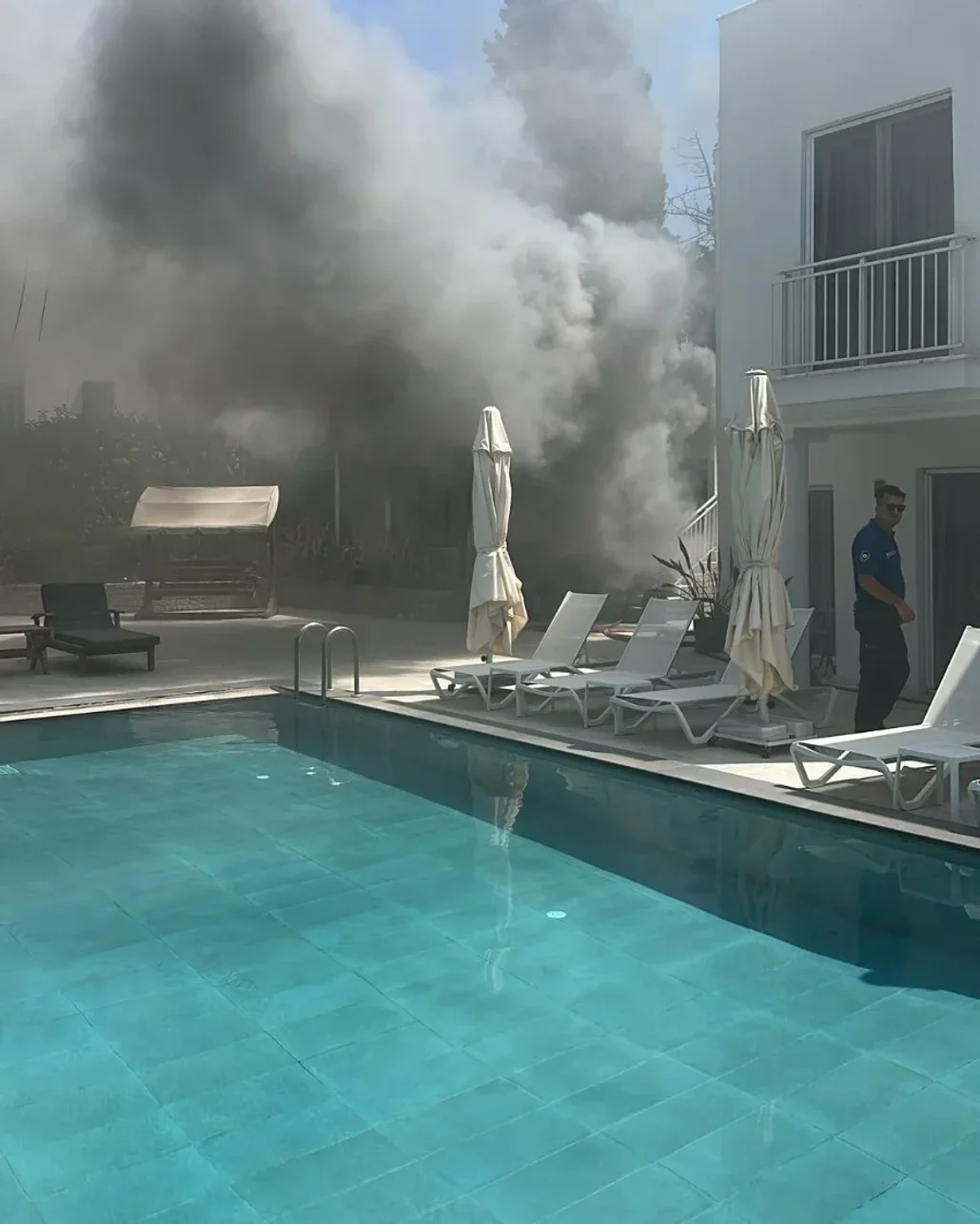 Bodrum'da otel avlusunda korkutan yangın