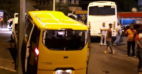 Antalya’da tur midibüsüyle taksi çarpıştı: 1 turist hayatını kaybetti, 5’i turist 7 kişi de yaralandı
