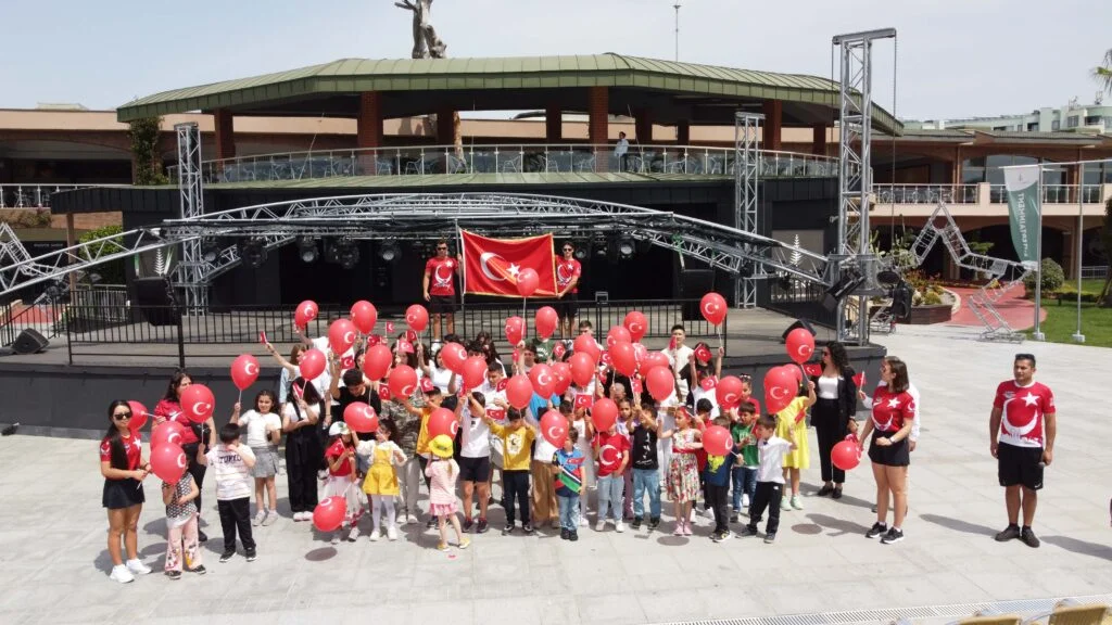 Pine Beach Belek’ten 23 Nisan’a özel resim yarışması