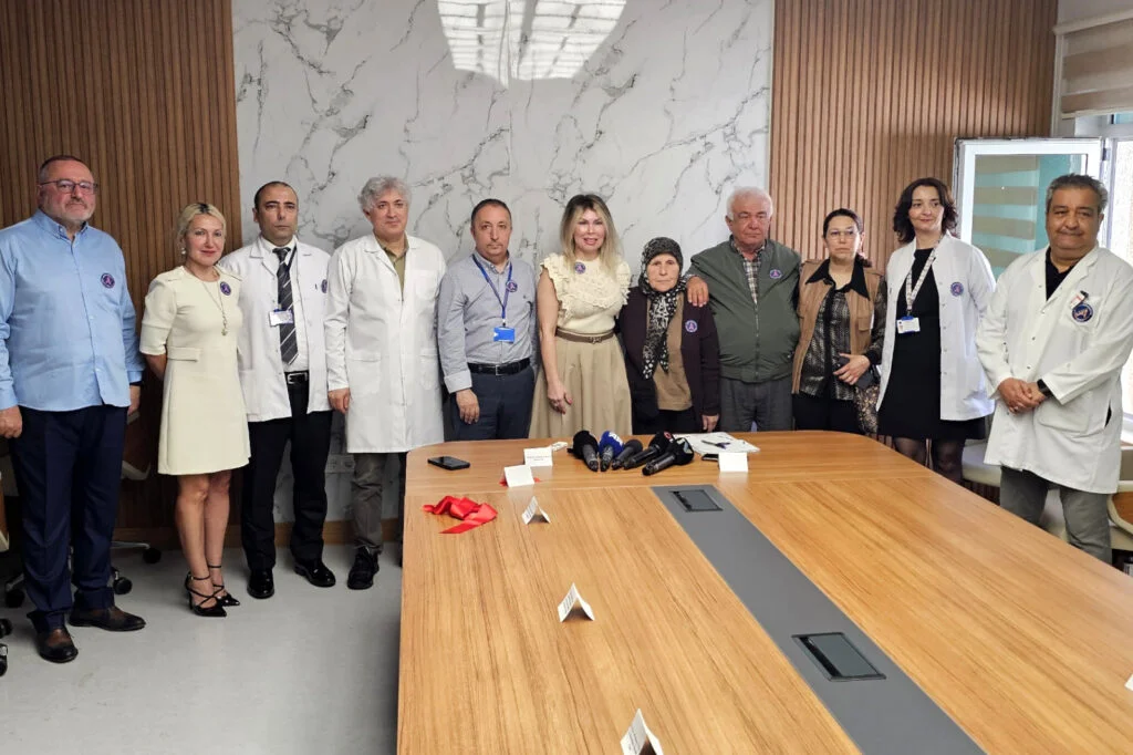 Turizmci Ceylan Ailesi’nden Akdeniz Üniversitesi’ne ve Antalya’ya anlamlı katkı