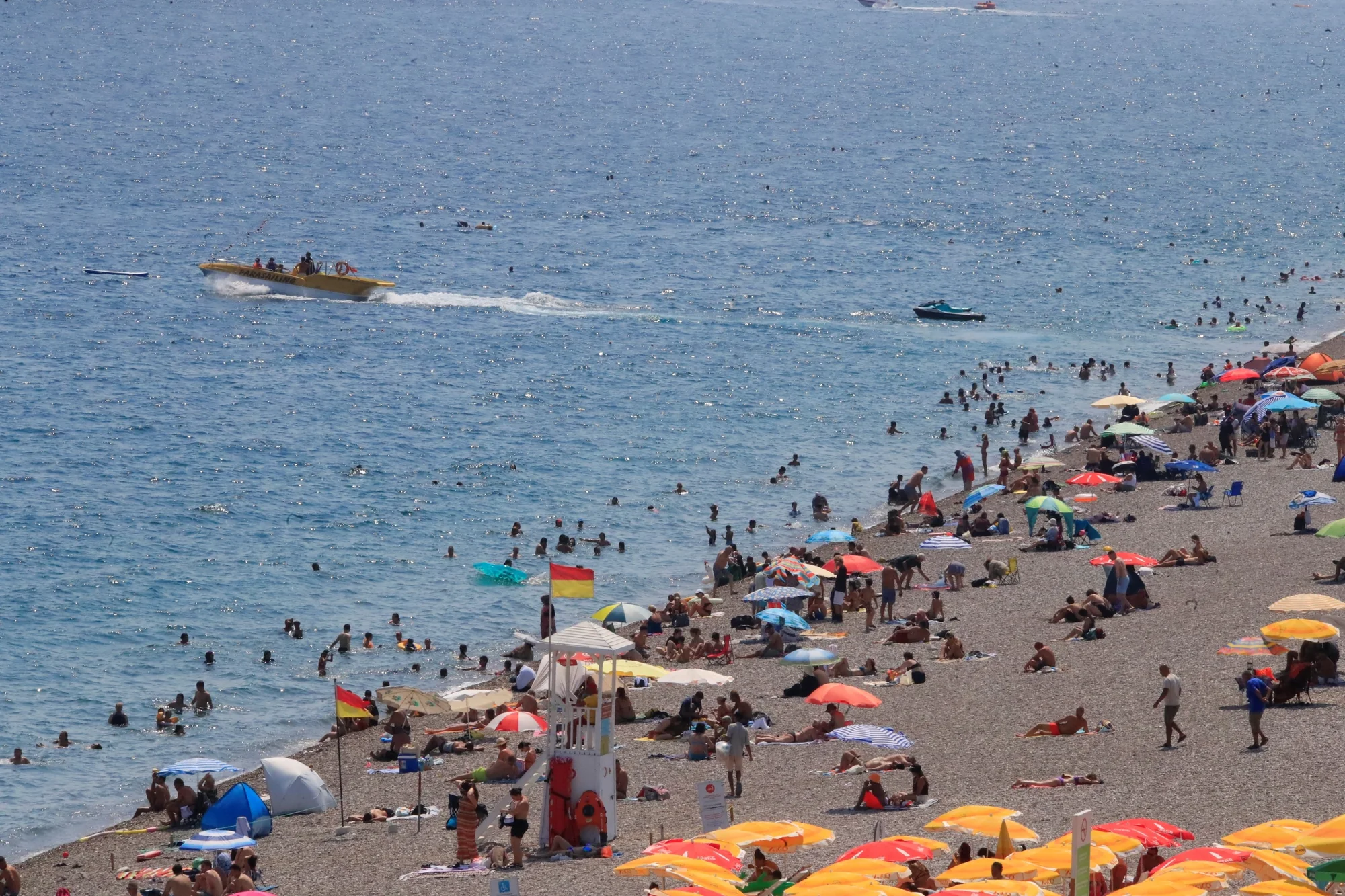 Antalya'da deniz suyu sıcaklığı 30 dereceyi gördü