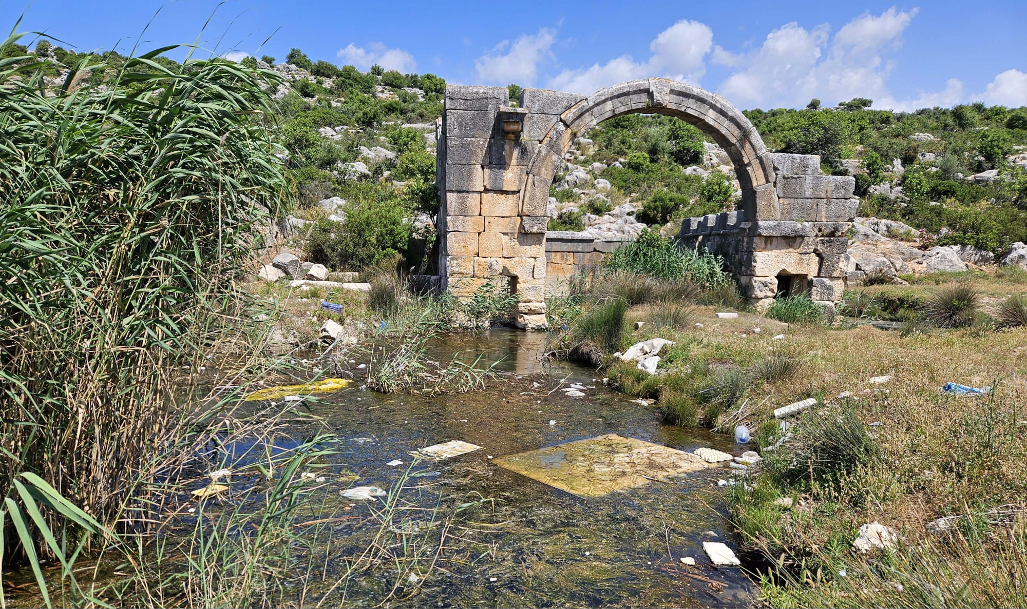 Antalya'da çöplüğe dönen tarihi alan, turizme kazandırılacak
