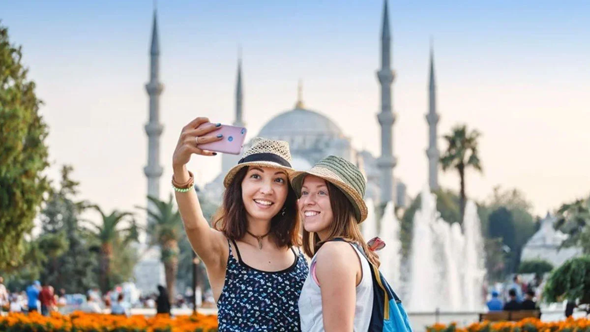 Türkiye 11 ayda 57,3 milyon ziyaretçi ağırladı