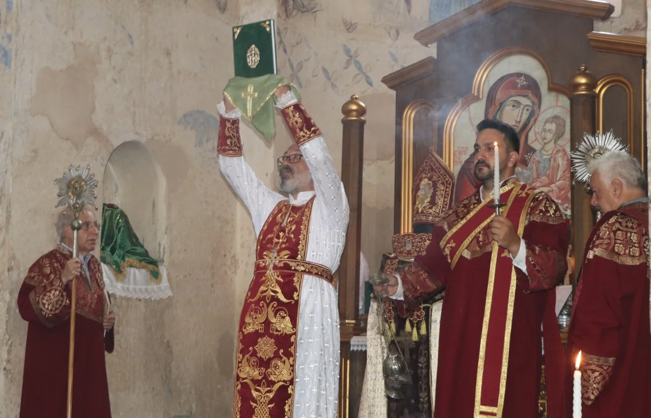 1100 yıllık Akdamar Kilisesi'nde 14'üncü ayin