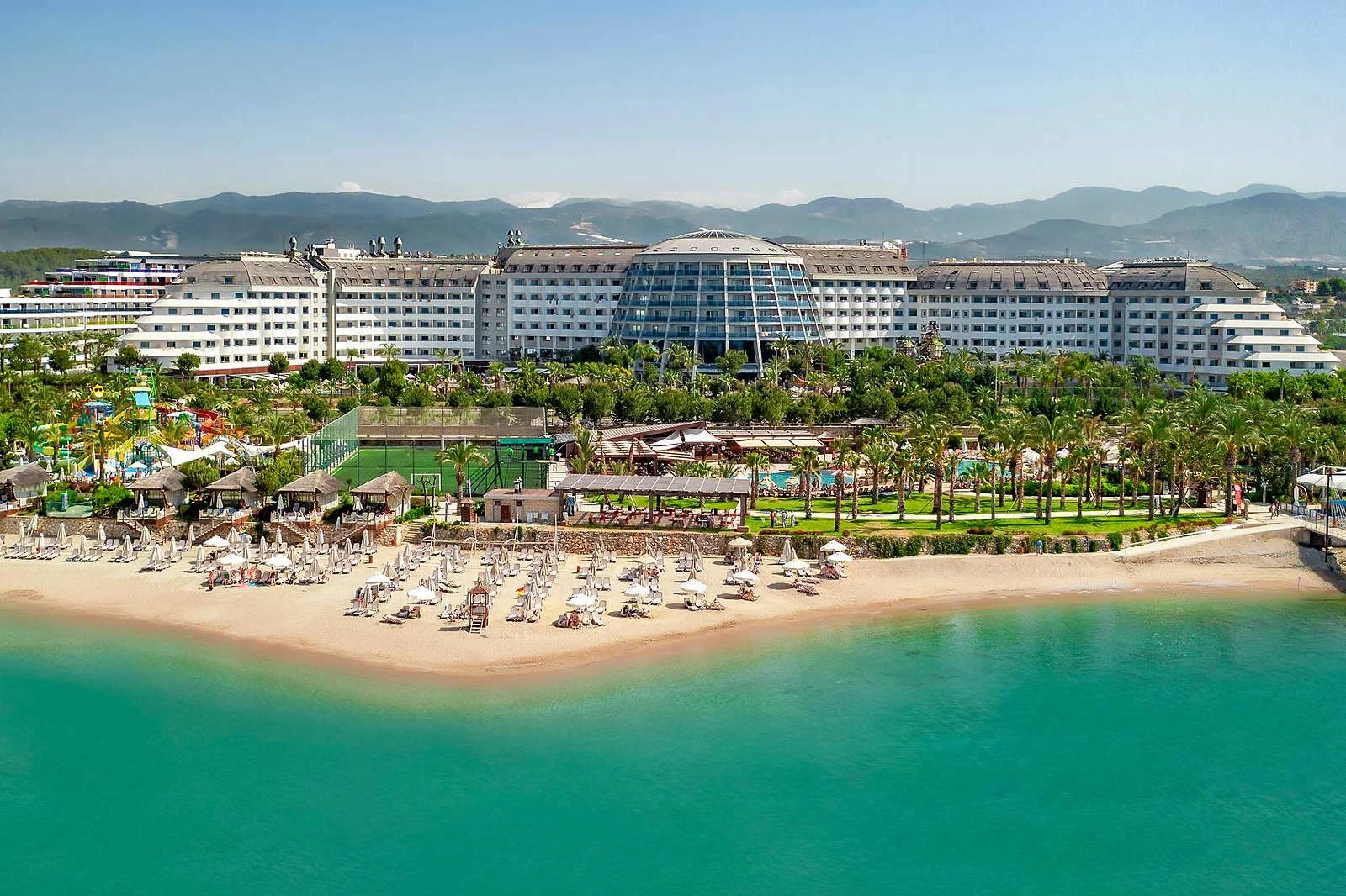 Long Beach Hotels’den personeli için “Çalışan TV”