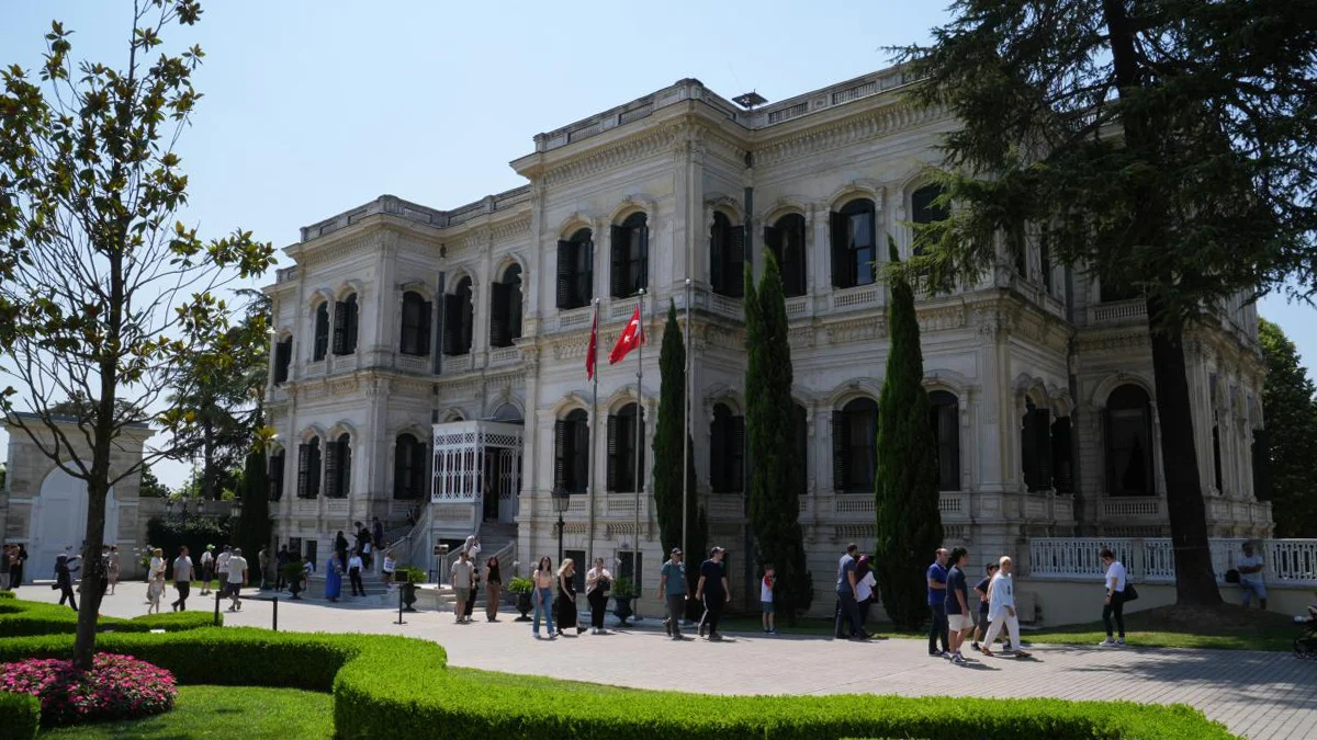 Kapılarını ilk kez açan Yıldız Sarayı’nı 1 ayda 200 bine yakın turist gezdi
