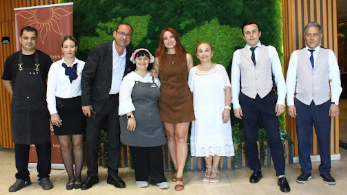 Turizm ve Otelcilik mezunu Down Sendromlu Ayçe, Best Western İzmir ile turizmci oldu