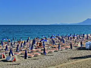 Konyaaltı sahili yeni sezona hazır