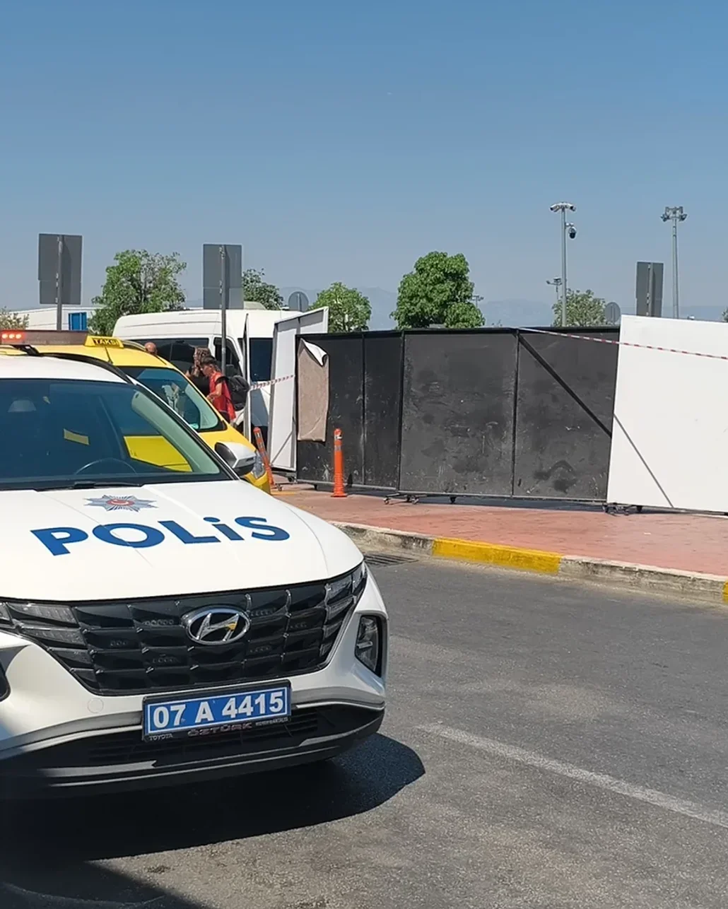 Emekli polis memuru, Antalya Havalimanı otoparkında sevgilisini vurdu