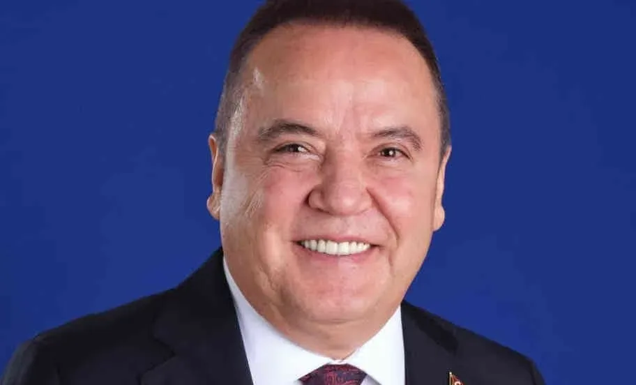 Başkan Böcek’ten belediye çalışanlarına mektup: “Antalya ve turizm için çalışmaya devam edin”