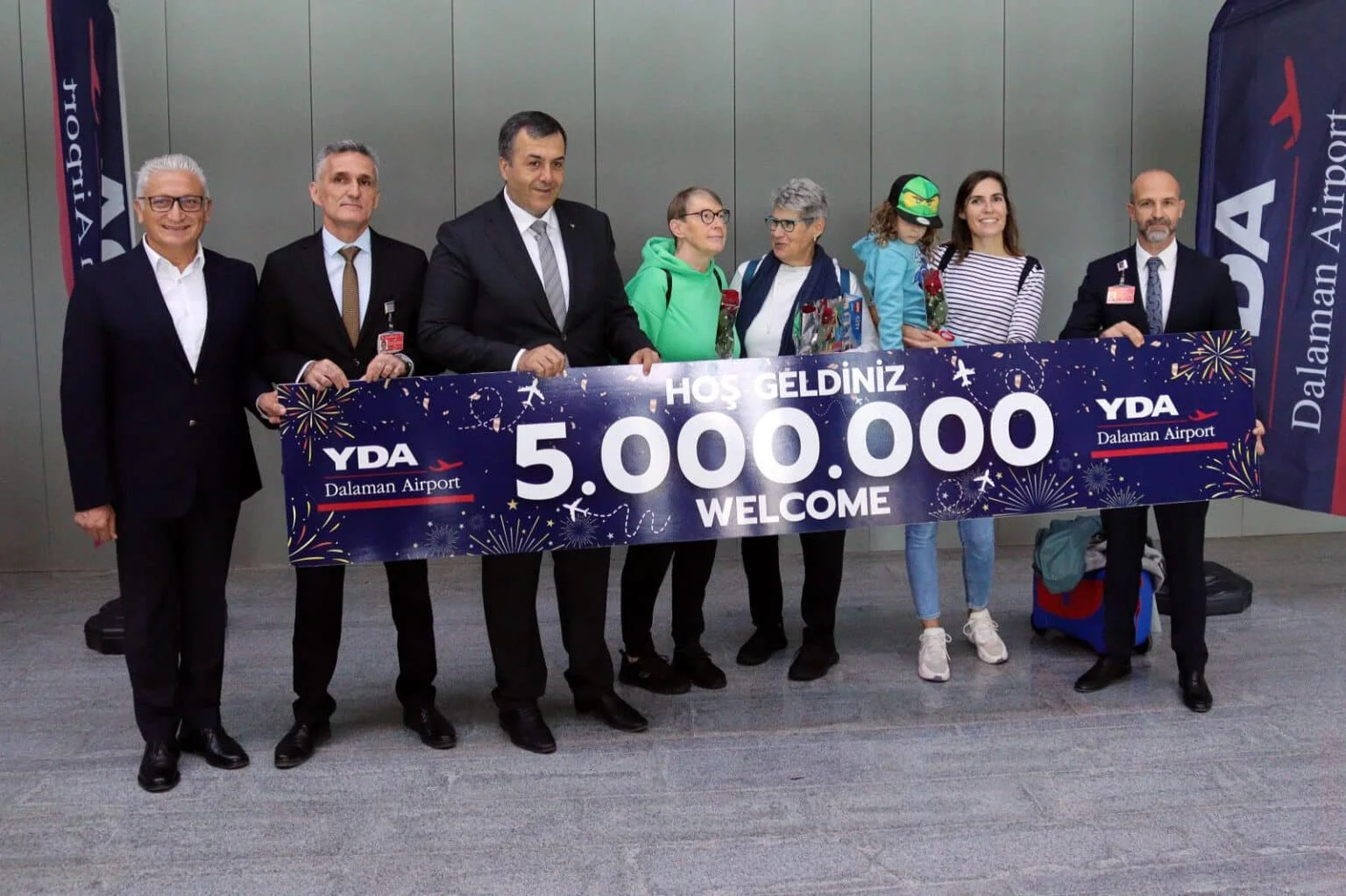 YDA Dalaman Havalimanı’nın 5 milyonuncu yolcusuna hediye yağmuru