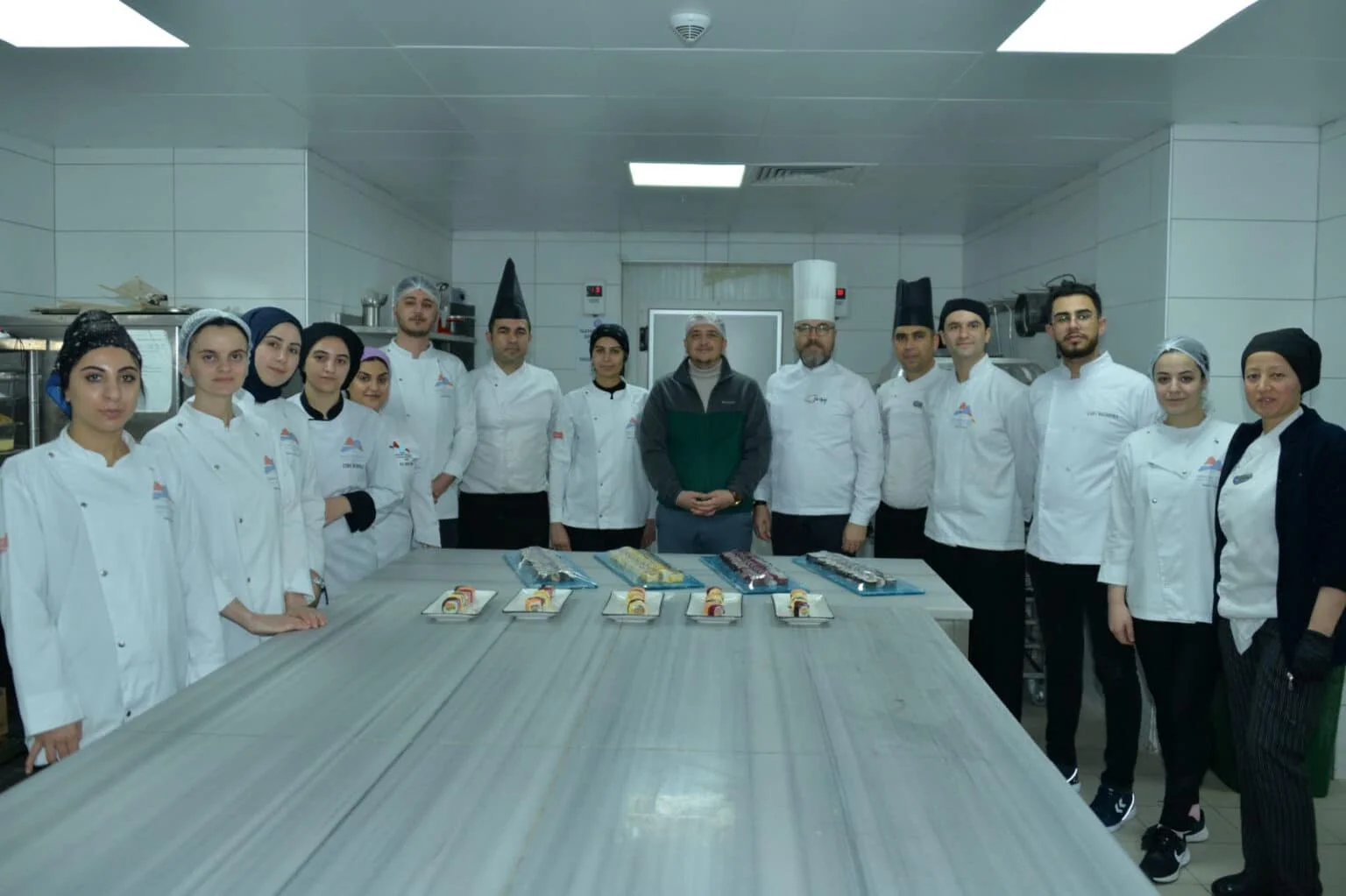 Turizm öğrencileri sektörü Antalya'da tanıdı