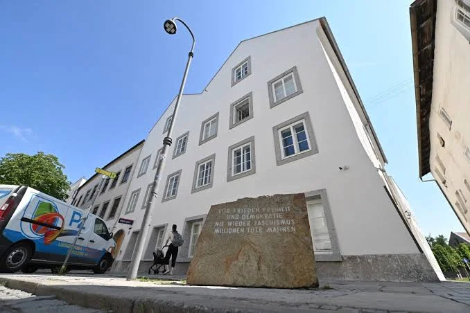 Neo-Nazilerin mabedi Hitler’in doğduğu ev, polis karakoluna dönüştürüldü