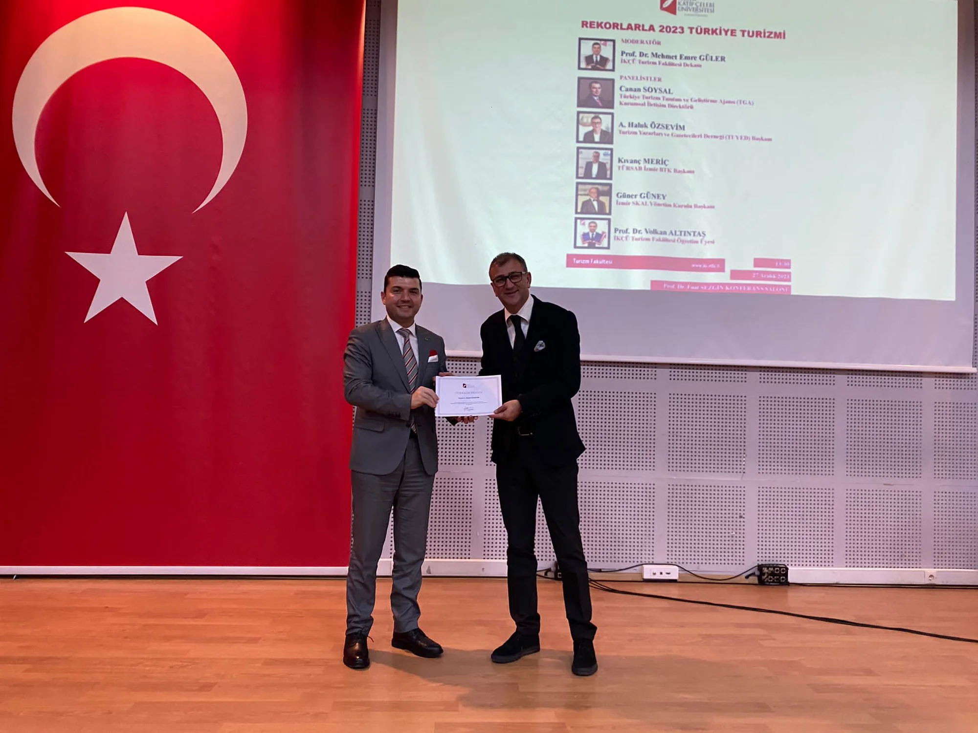 İKÇÜ Turizm Fakültesi’nden “Turizm Paneli”