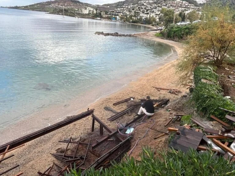 Turizm Bakanlığı, Bodrum’da işgal edilen sahili halk plajı yapacak