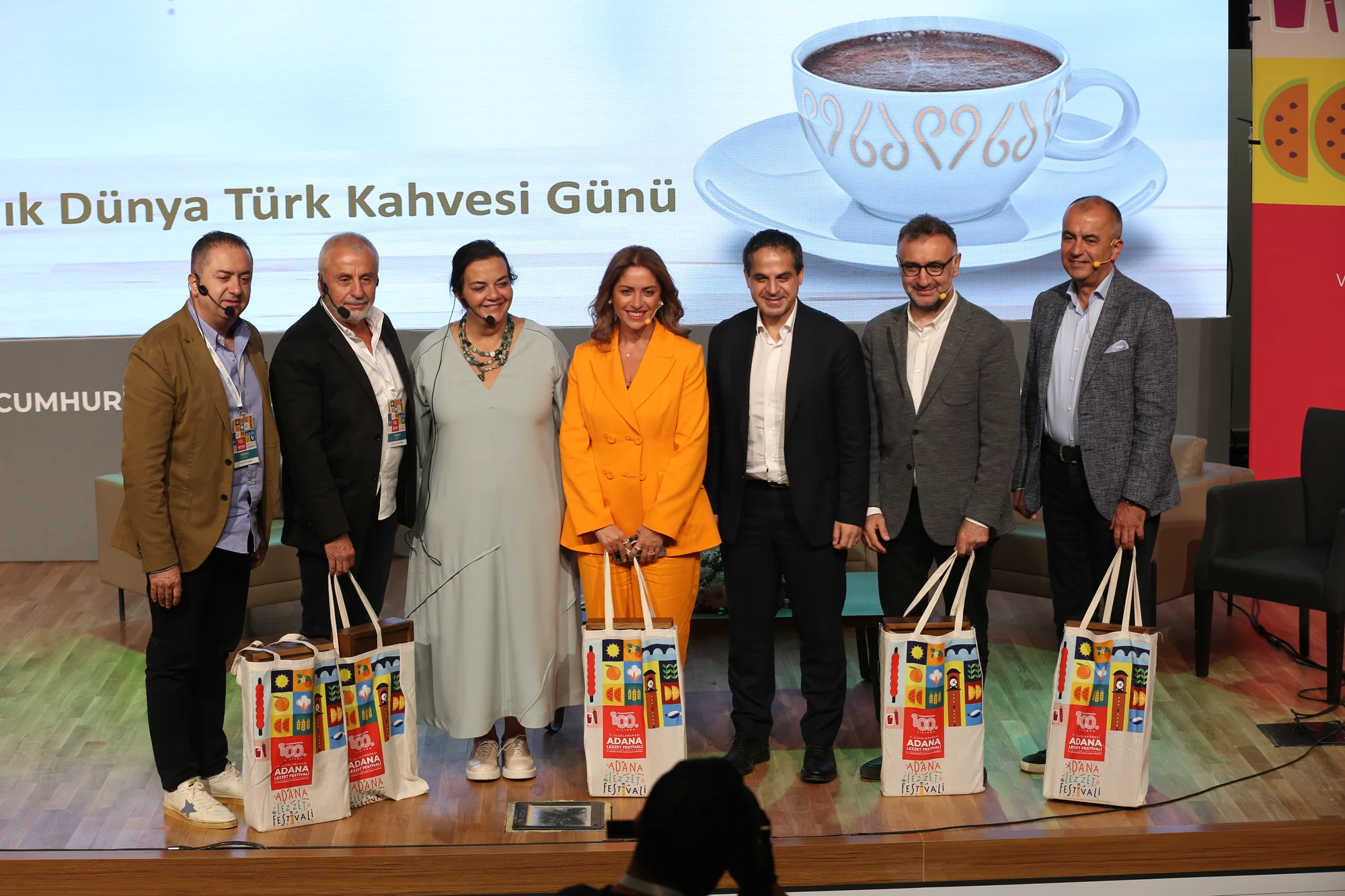 Gastronomi dünyasının etkin isimleri Adana’da Türkiye gastronomisini konuştu