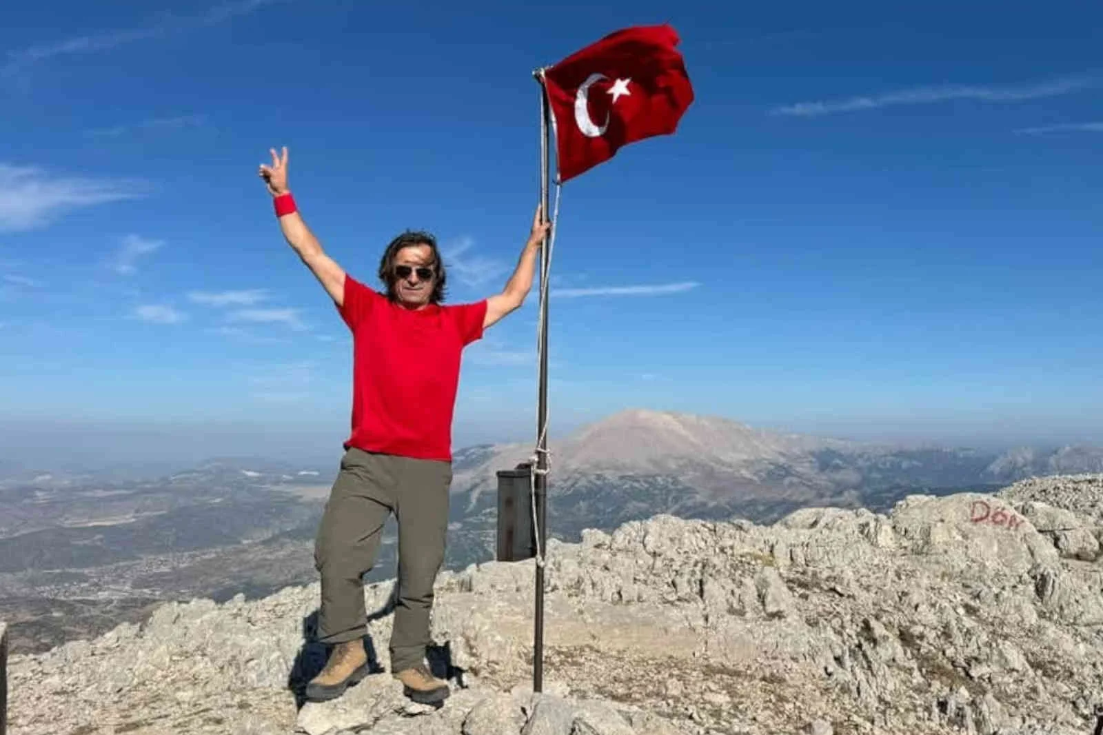 İki Türk dağcı, Rusya'da hayatını kaybetti