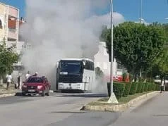 Otel servisi hareket halindeyken yanmaya başladı