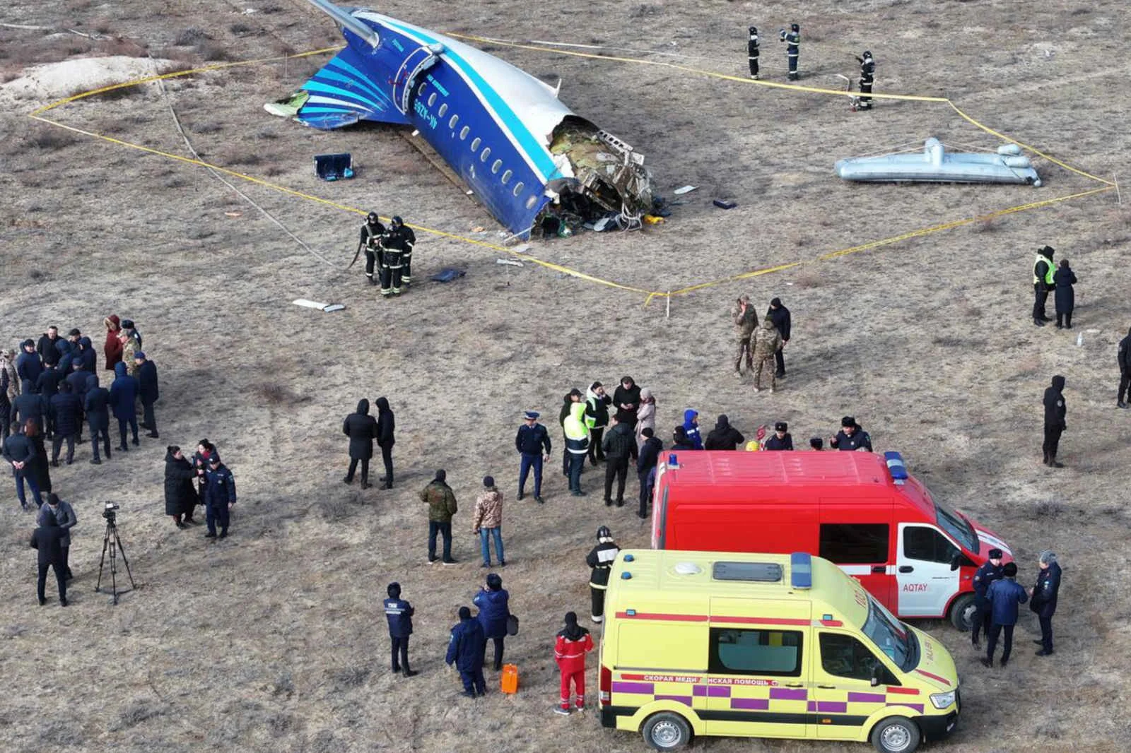 Kazakistan'da düşen yolcu uçağında mucize: 32 kişi kurtuldu