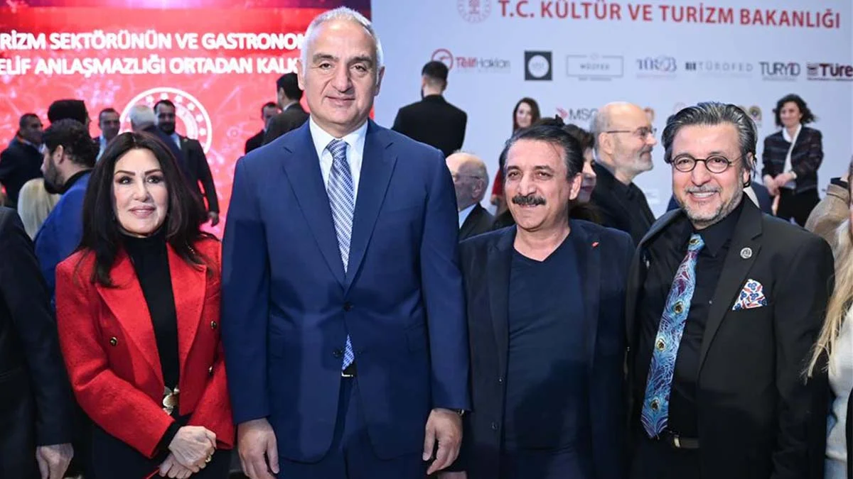 Bakan Ersoy, 40 yıllık telif sorununu çözüme kavuşturdu