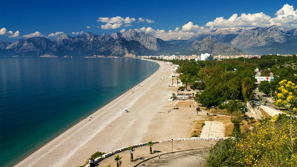 Çin’in önde gelen tur operatörleri Antalya’da ağırlanacak
