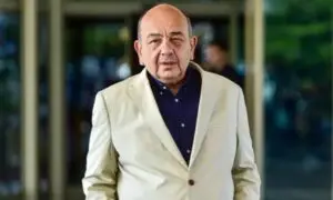 Geçen sene olduğu gibi bu sene de çalışanlarına ikramiye yağdırdı