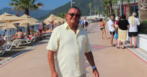 İngiliz turistin Türkiye aşkı: 20 yılda 75 kez tatil için Türkiye’ye geldi
