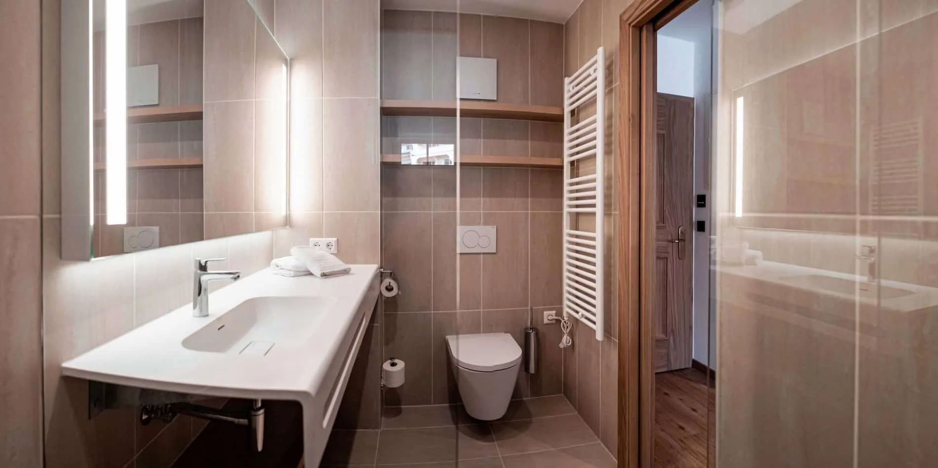 Otel personeli için 20 milyon Euro harcadı