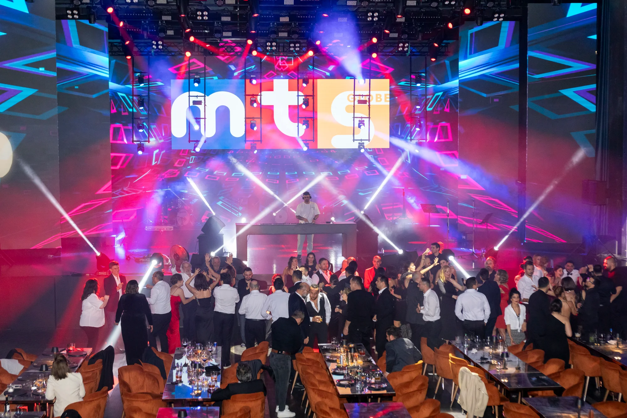 MTS Globe Türkiye, sezonu “Glamourous Night” ile Antalya’da kapattı