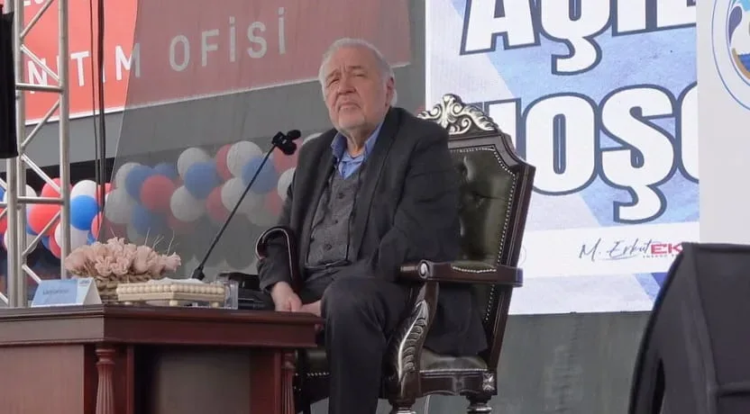 Ünlü tarihçi İlber Ortaylı, Her Şey Dahil eleştirisi: "Tesis hapisliği"