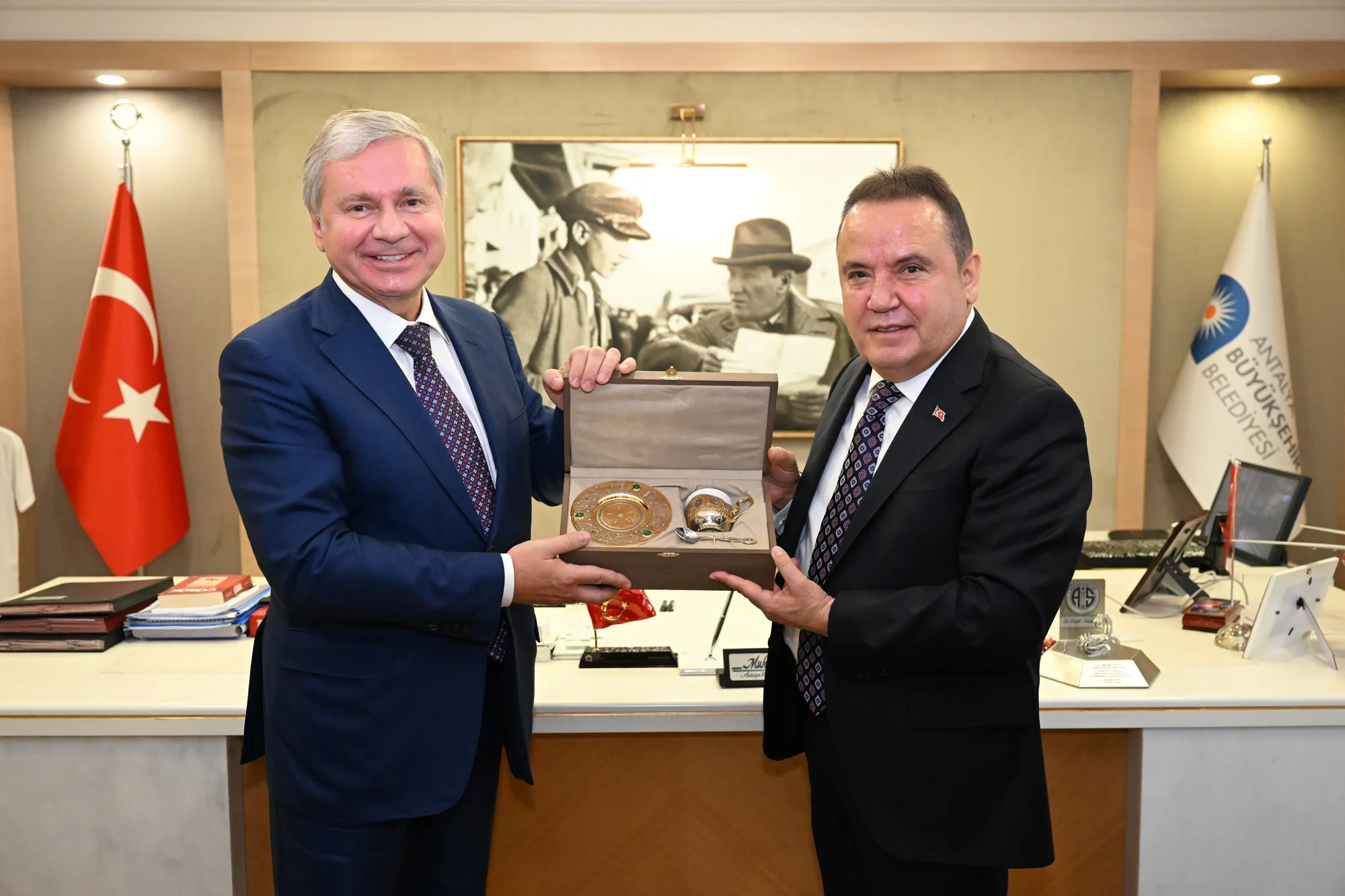 Antalya’ya gelen turist sayısı 14 milyona yaklaştı