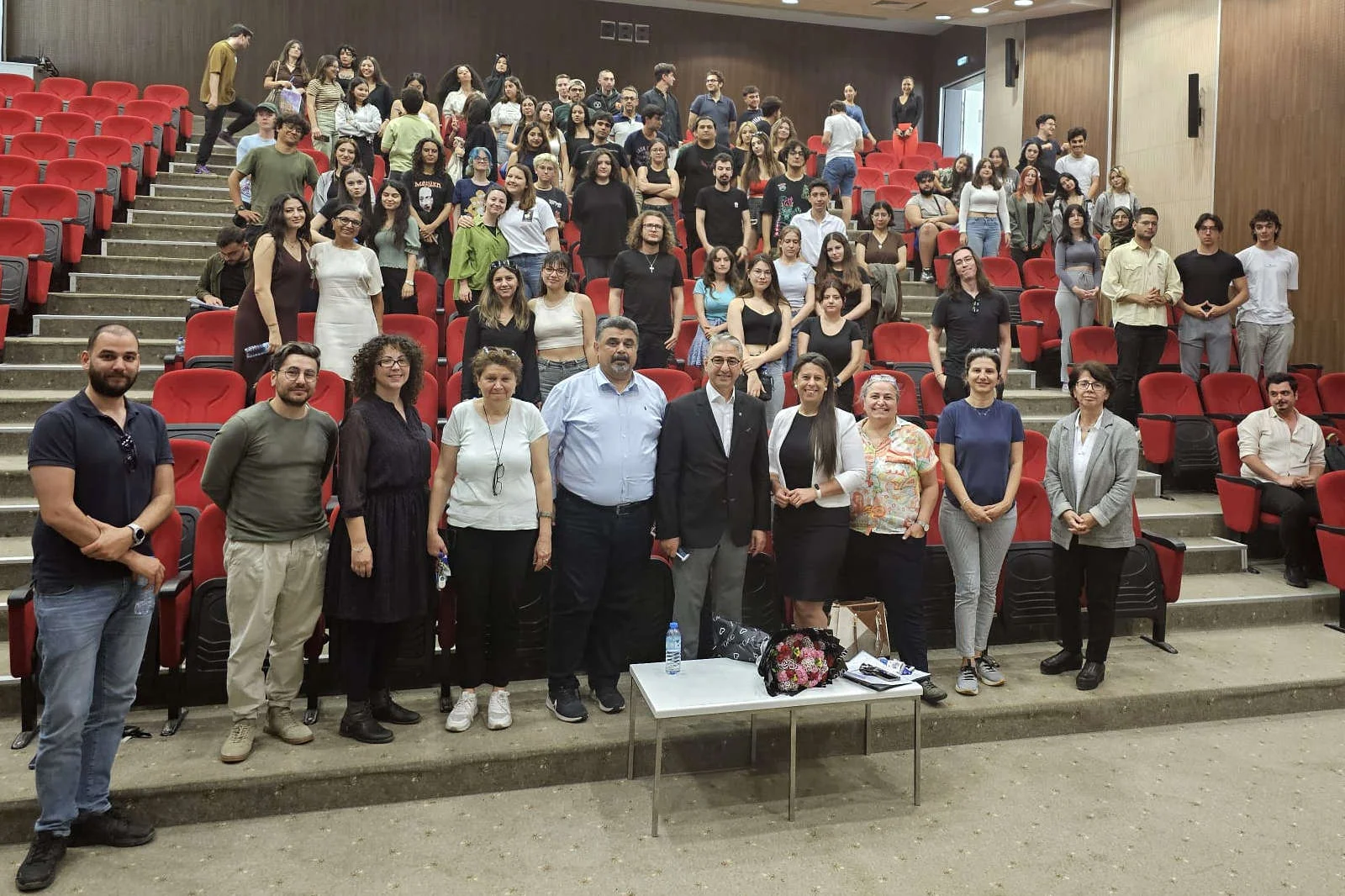Profesyonel otelciler, öğrencilere turizmi ve kariyer fırsatlarını anlattı