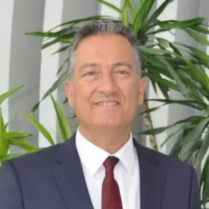 Otel sahipleri, otel yönetimini profesyonellere bırakmalı