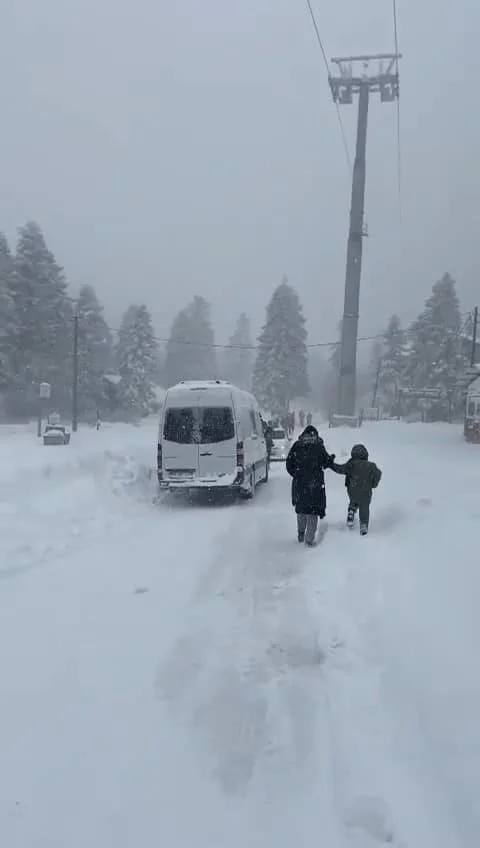 Uludağ’da kar kalınlığı 64 cm’ye ulaştı, zor anlar yaşadılar