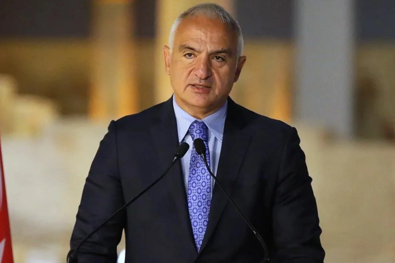 Bakan Ersoy'dan yangına ilişkin açıklama: “Hepimizi derinden üzdü”