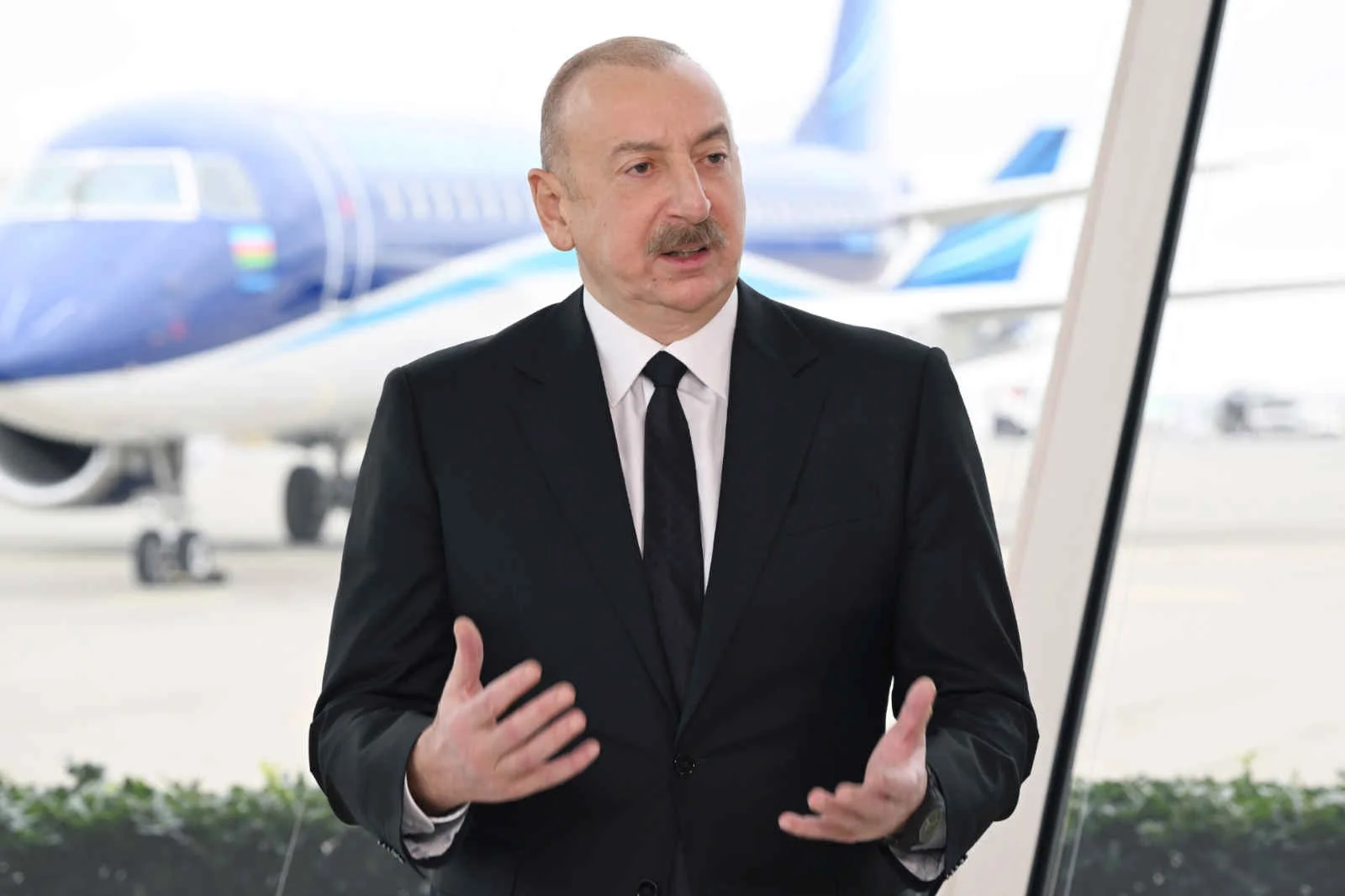Aliyev, düşürülen uçak için Rusya’dan tazminat istedi