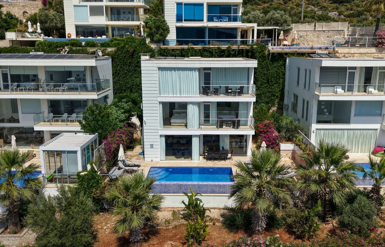Antalya'da villa tatilleri yüzde 20 zamlandı: Fiyatlar 50 bin TL'den başlayıp, 500 bin TL'ye kadar çıkabiliyor