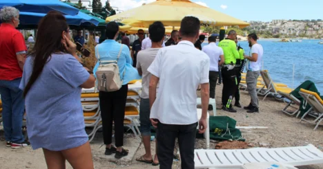 Ünlü turizm merkezimizde denize giren turistler gördükleri karşısında şok oldu