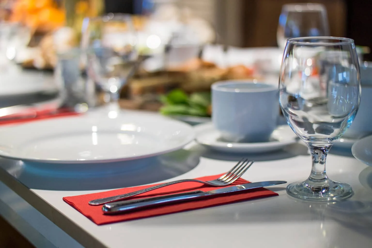 Restoran ve kafelerin fiyat listelerini giriş kapısı ve masalara koyması zorunlu oldu